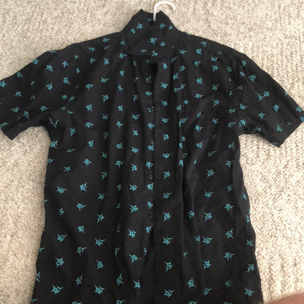 Short sleeve button down